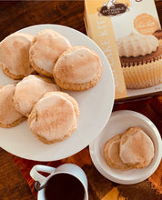 Load image into Gallery viewer, Chai Latte Cupcake &amp; Frosting Kit
