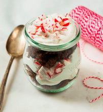 Load image into Gallery viewer, Chocolate Peppermint Cupcake & Frosting Kit