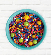 Load image into Gallery viewer, Party Piñata Cupcake & Frosting Kit