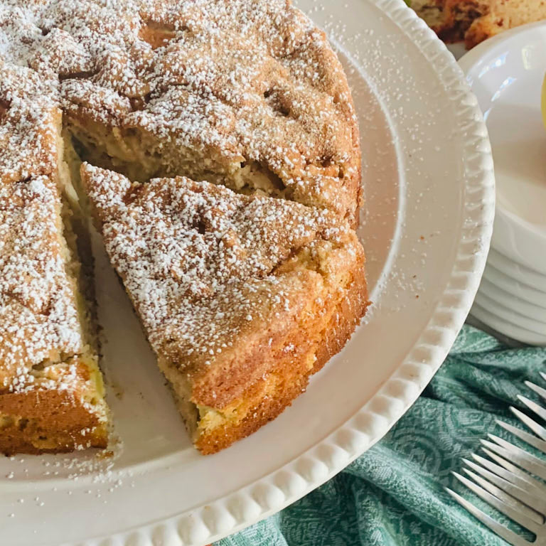 Spiced Fresh Apple Cake – The Invisible Chef