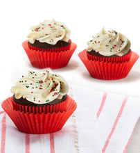 Load image into Gallery viewer, Chocolate Peppermint Cupcake &amp; Frosting Kit
